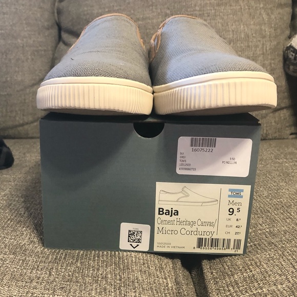 NWT Men’s Toms Slip-ons Size 9.5 - Picture 2 of 2